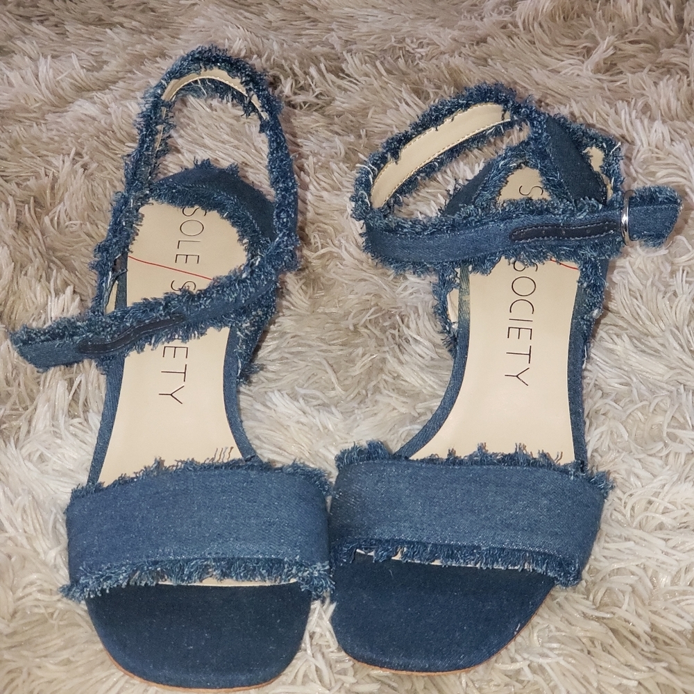 Blue jean size 10 ankle strap 3 inch heel